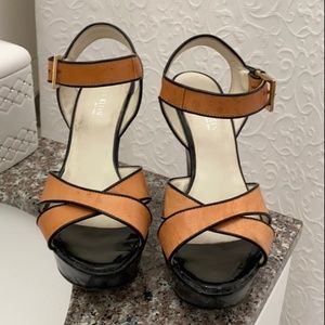 ANNE KLEIN Platform Patent Leather Sandal - 7.5M